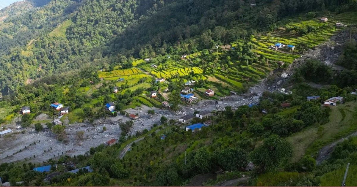पहिरोले खोस्यो श्रीमान्, घर र खेतबारी, चिनाखेतमा दसैंतिहारको रौनक हरायो